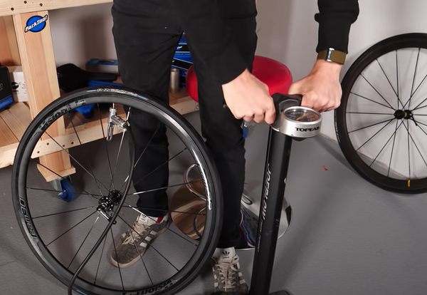 How to pump up racing 2024 bike tyres